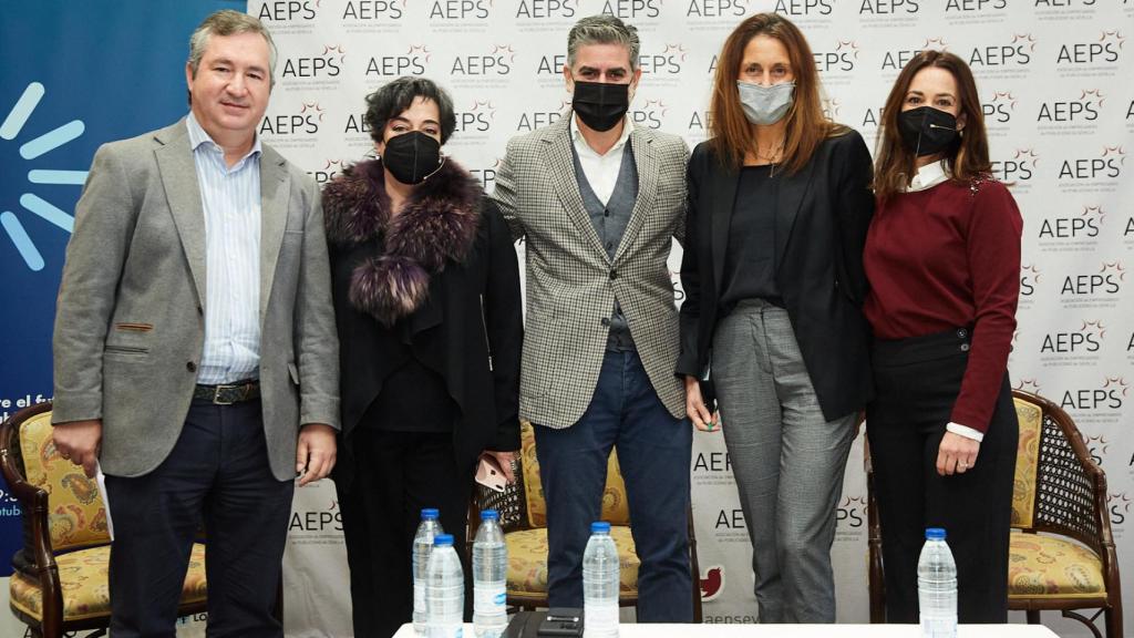 Participantes en la mesa redonda.