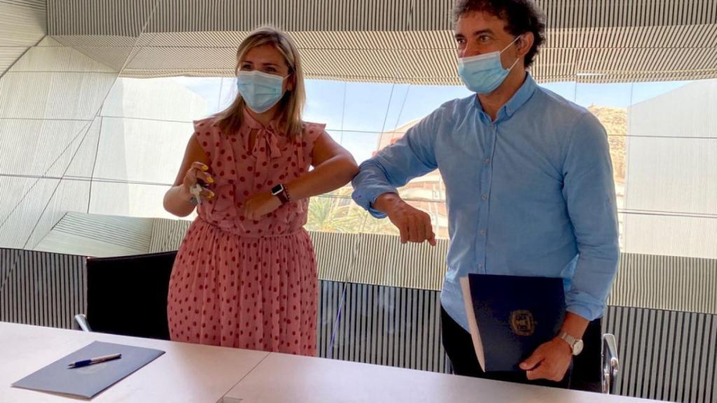 La vicealcaldesa Mari Carmen Sánchez y Francesc Colomer, en imagen de archivo.