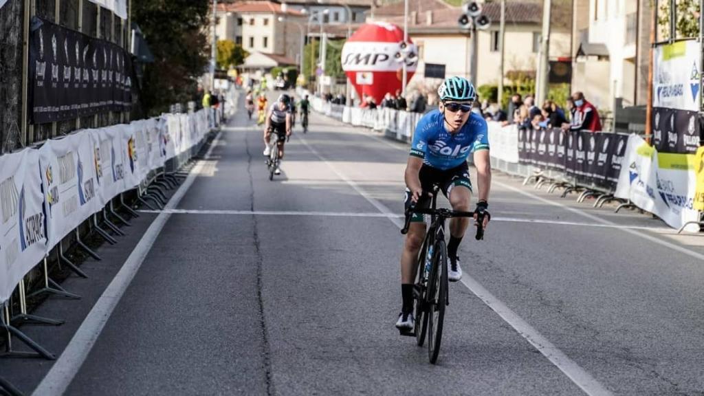 Alex Martín compitiendo en una carrera en Italia