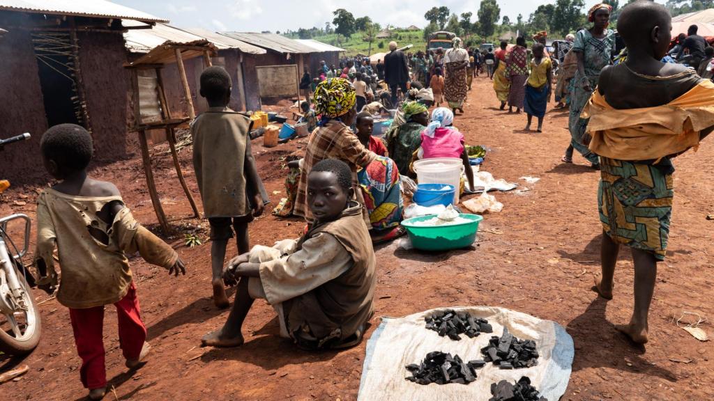 Más de 60 niños y niñas han llegado sin sus familias al campo.