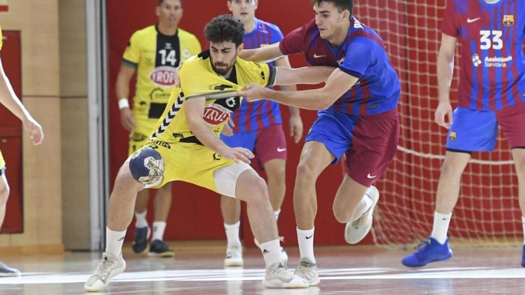 Partido de ida entre el Barça B y el Trops Málaga.