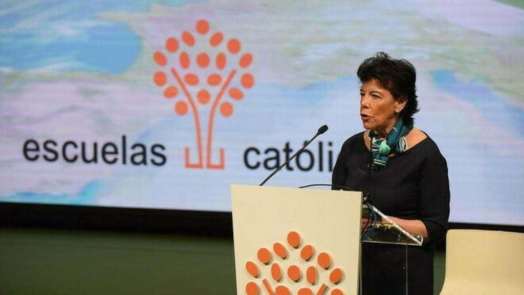 Isabel Celaá, en un acto con Escuelas Católicas.