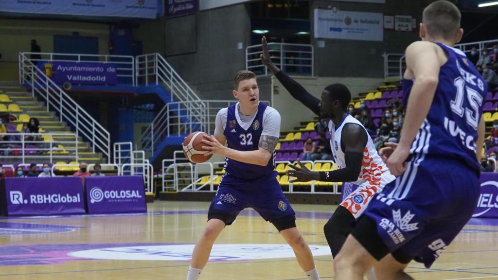 Un momento del choque disputado en Pisuerga