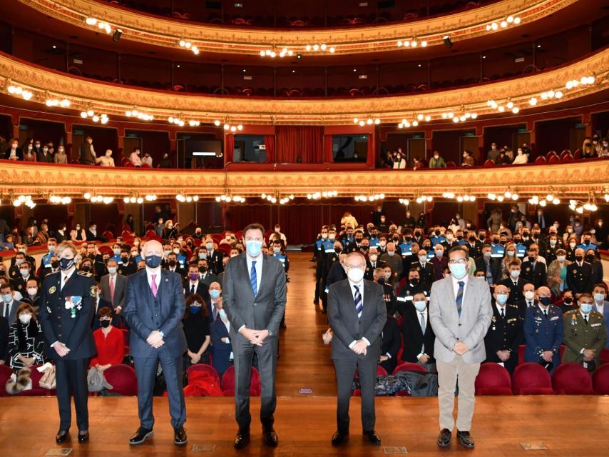 Autoridades durante el acto del Día de la Policía en Valladolid