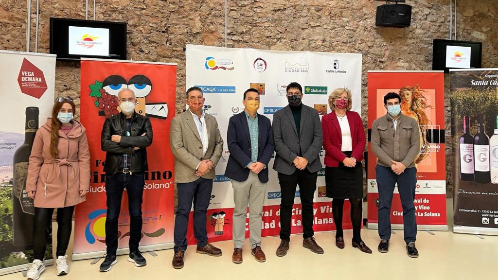 Foto de familia en el XVII Festival de Cine y Vino ‘Ciudad de La Solana’