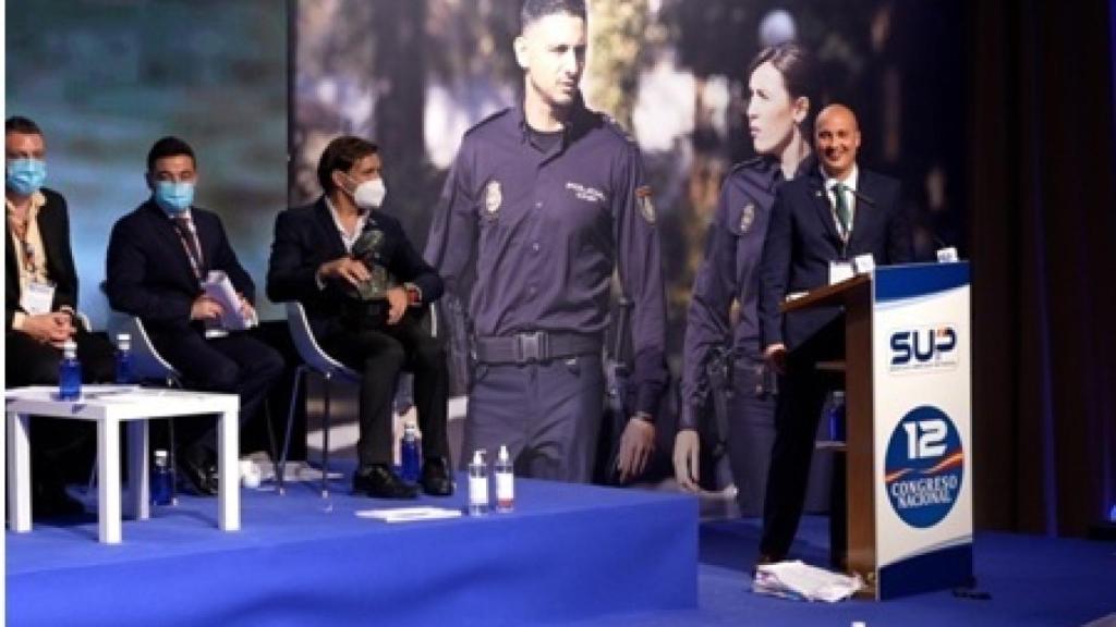 Intervención del policía nacional galardonado