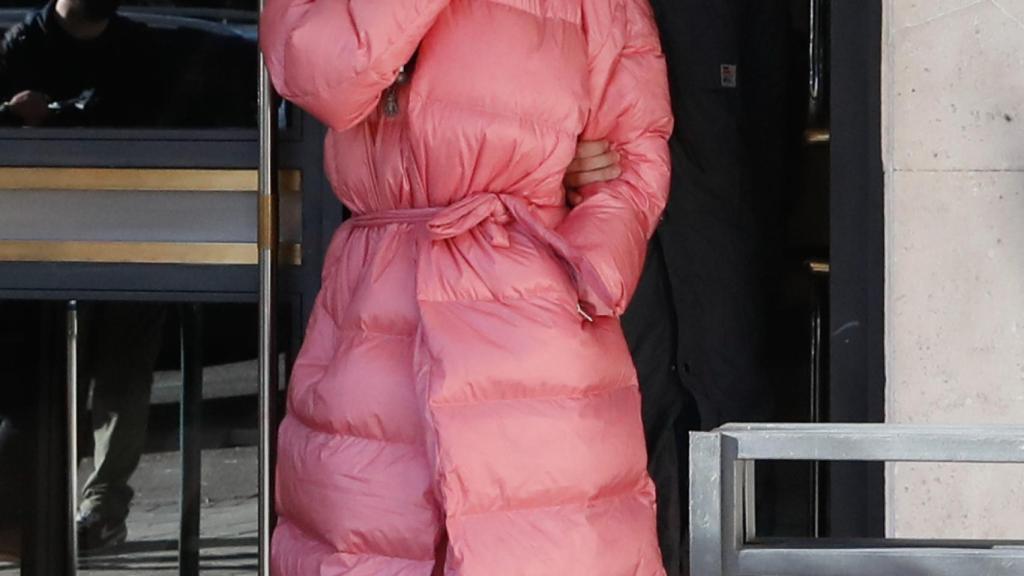 Primeras imágenes de María, hija de Verónica Forqué,  tras el fallecimiento de la actriz.