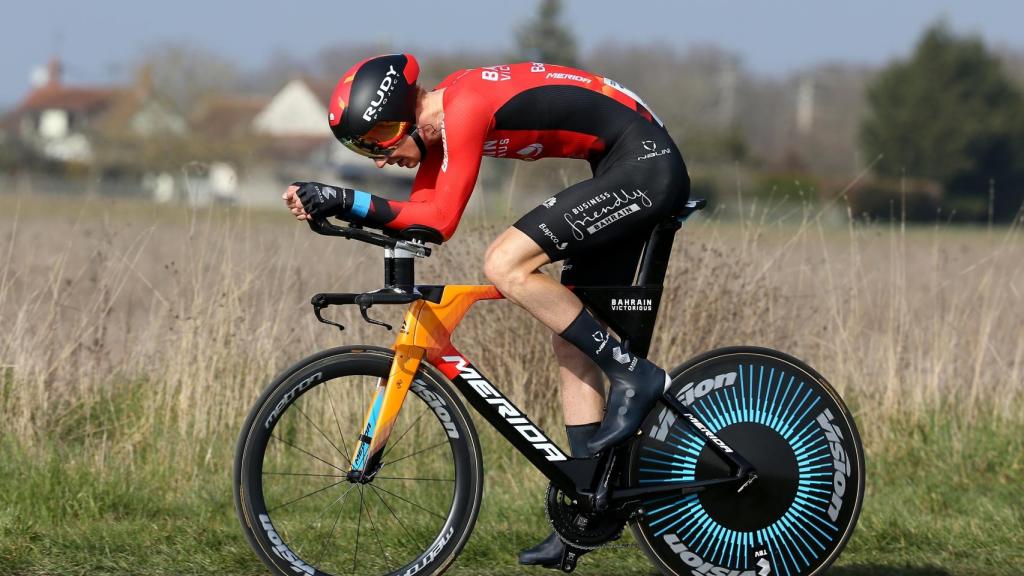 Jack Haig durante una contrarreloj