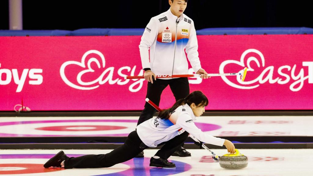 Un anuncio erótico pone en jaque el curling y los JJOO de invierno
