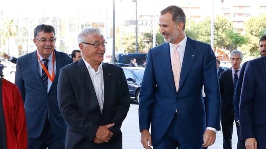 Joan Ribó, alcalde de Valencia, junto a Felipe VI en una visita del monarca a la ciudad.