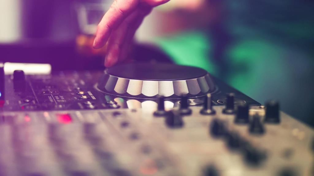 Beatriz Albaladejo inaugurará la exposición Musichroma el 18 de diciembre en A Coruña