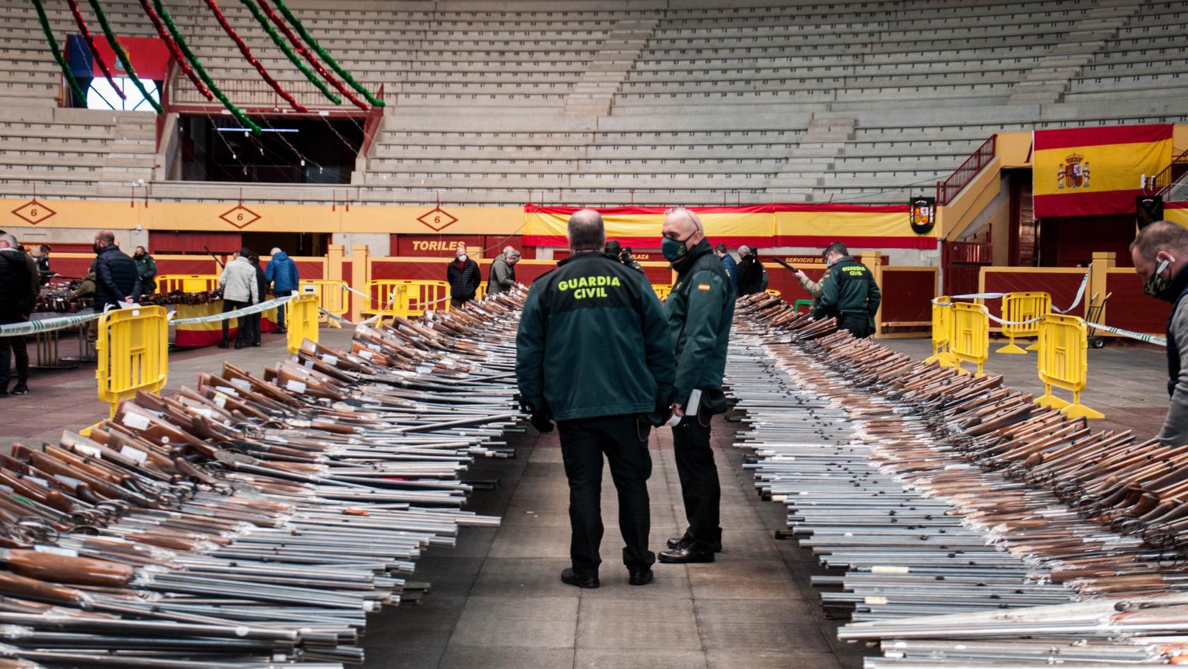 La última gran subasta de armas de la Guardia civil, en imágenes