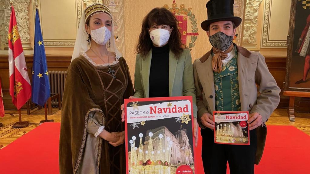 La concejala Ana Redondo durante la presentación de las vivistas guiadas en Navidad