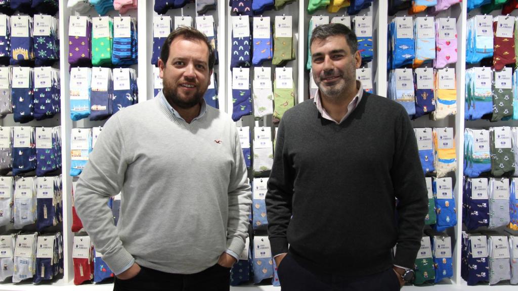 Los socios en la tienda de la calle Asunción.