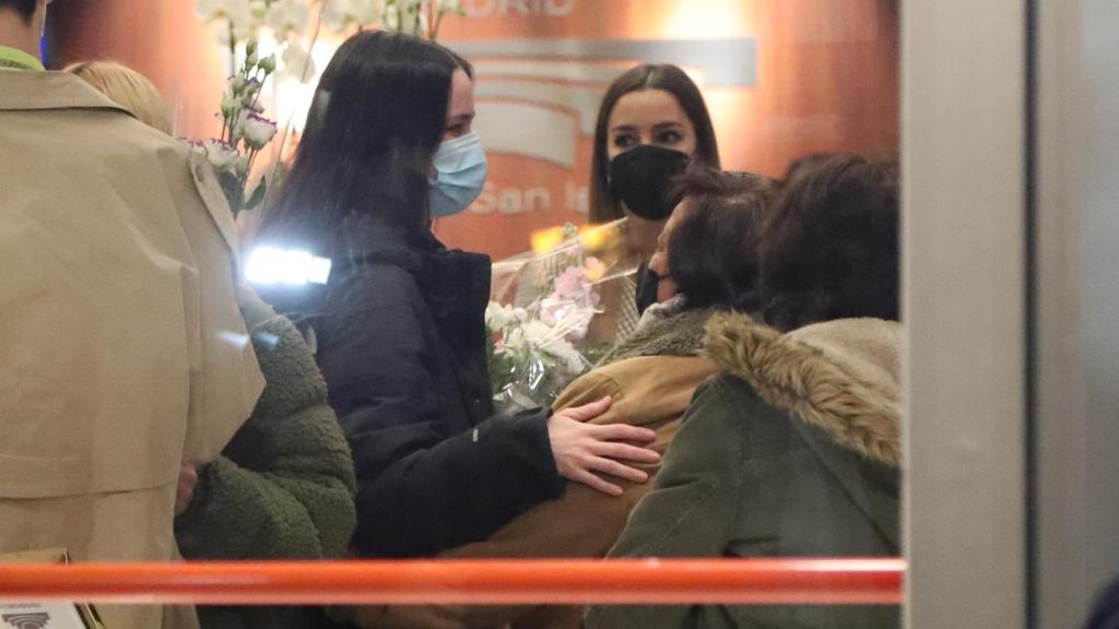 María Forqué recibió varios ramos de flores de sus amigos.