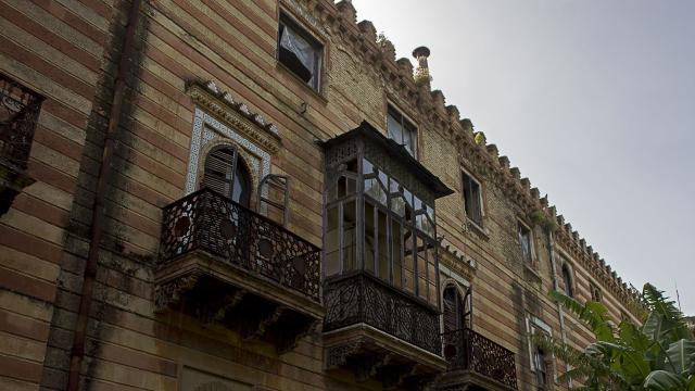 Fachada del palacio de Montpensier.