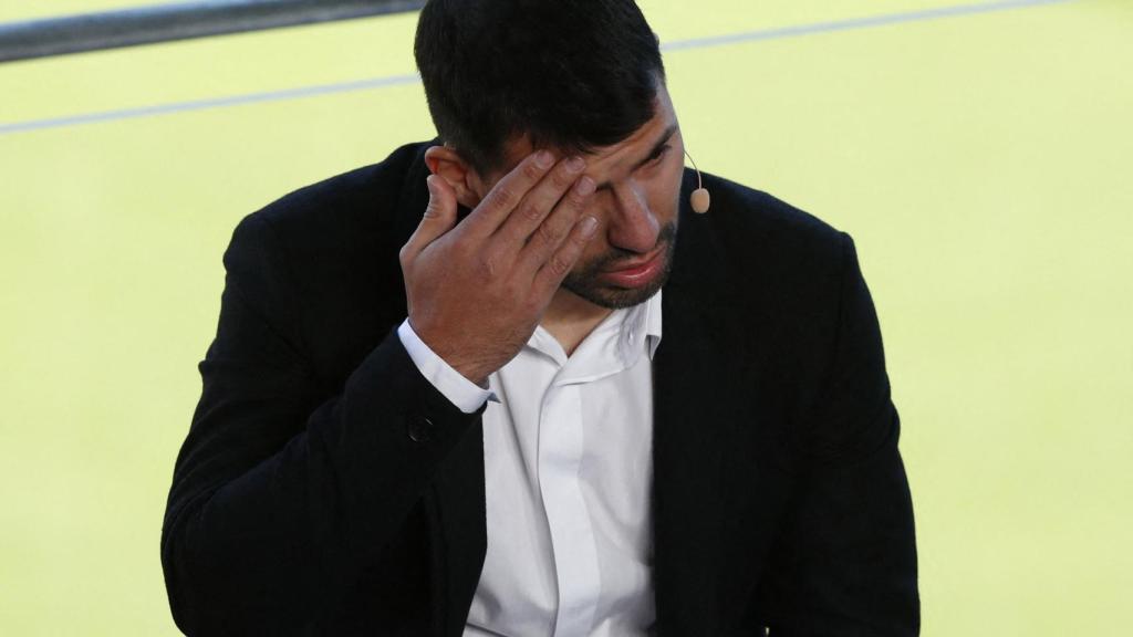 Kun Agüero anuncia su retirada entre lágrimas