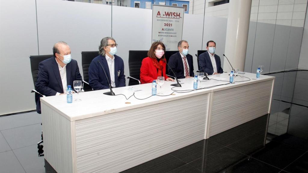 Presentación del I simposio Internacional de Inmunología Y Salud en Alicante.
