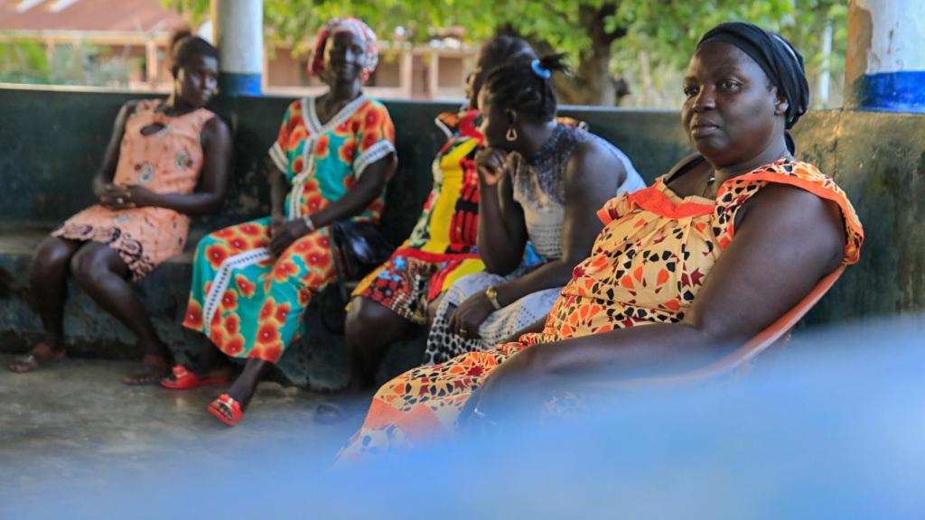 Reunión de la Asociación de Mujeres Ambientalistas del parque nacional de Orango.