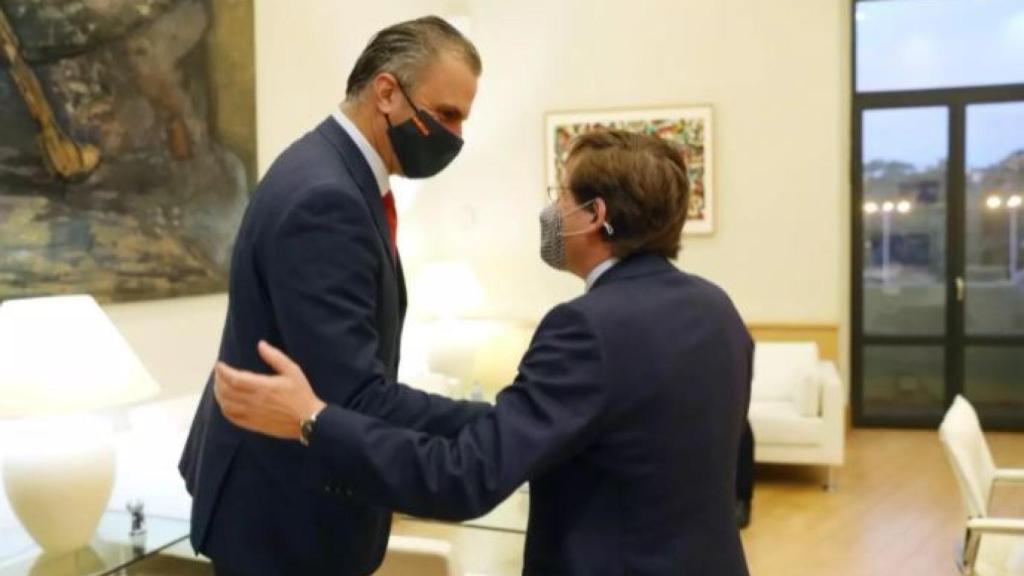 Javier Ortega Smith y  José Luis Martínez Almeida.