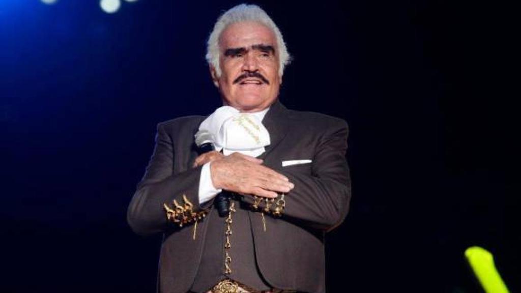 El ídolo de las rancheras, Vicente Fernández, en uno de sus multitudinarios conciertos.