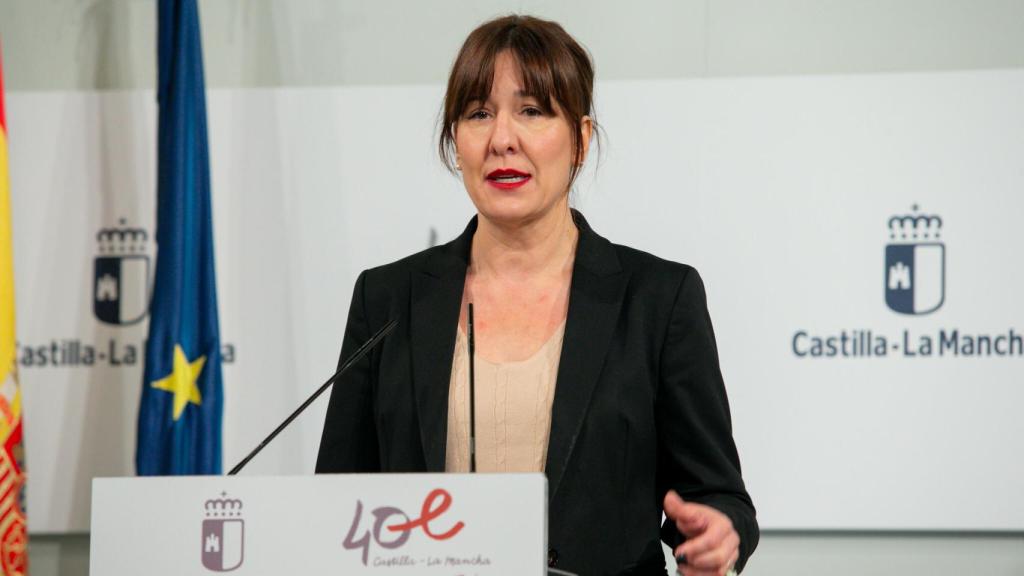 Blanca Fernández en la firma del convenio de colaboración en materia de prevención de la violencia de género. Foto: JCCM