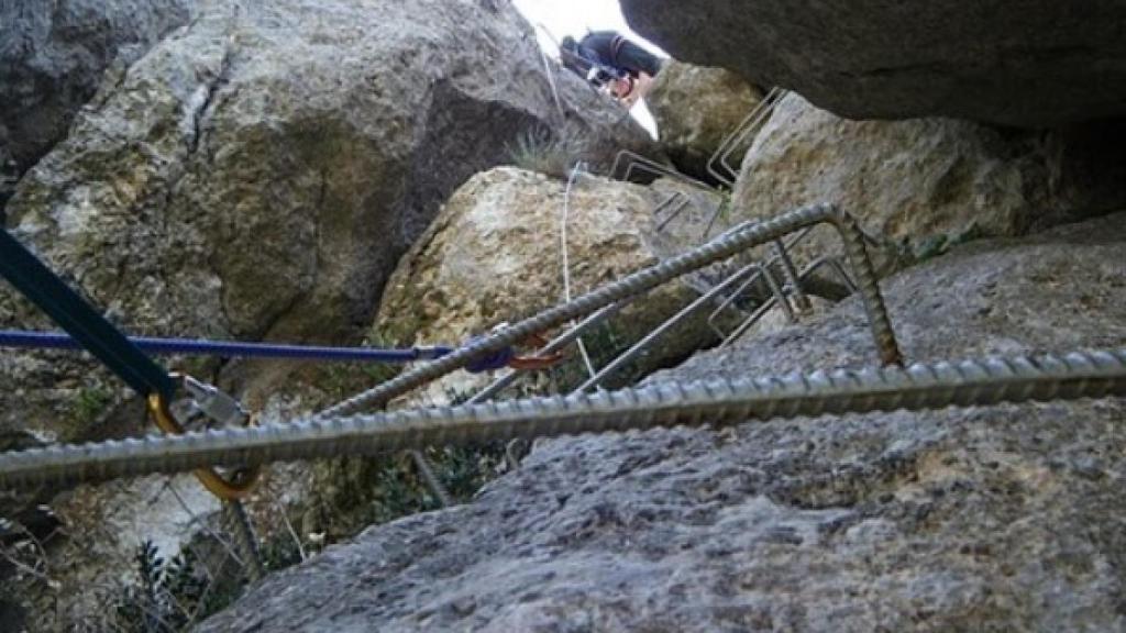 Esta vía es ideal para que los interesados se inicien en el tema de la escalada.
