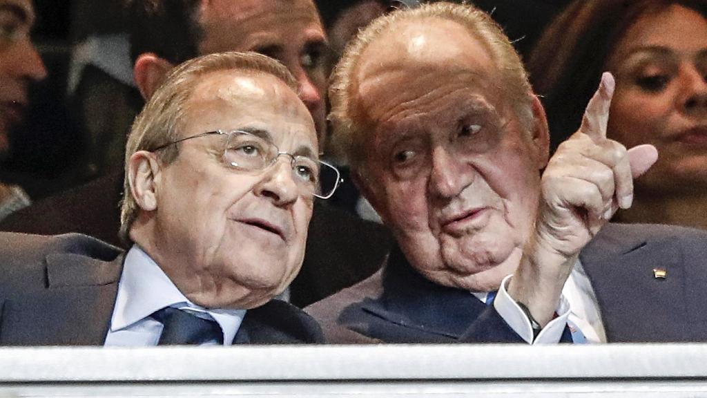 Juan Carlos I en su última imagen pública en España junto a Florentino Pérez, en febrero de 2020.