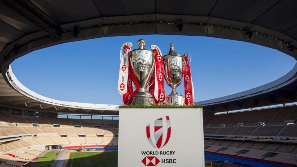 Los trofeos del HSBC World Rugby Sevens Series masculino y femenino.