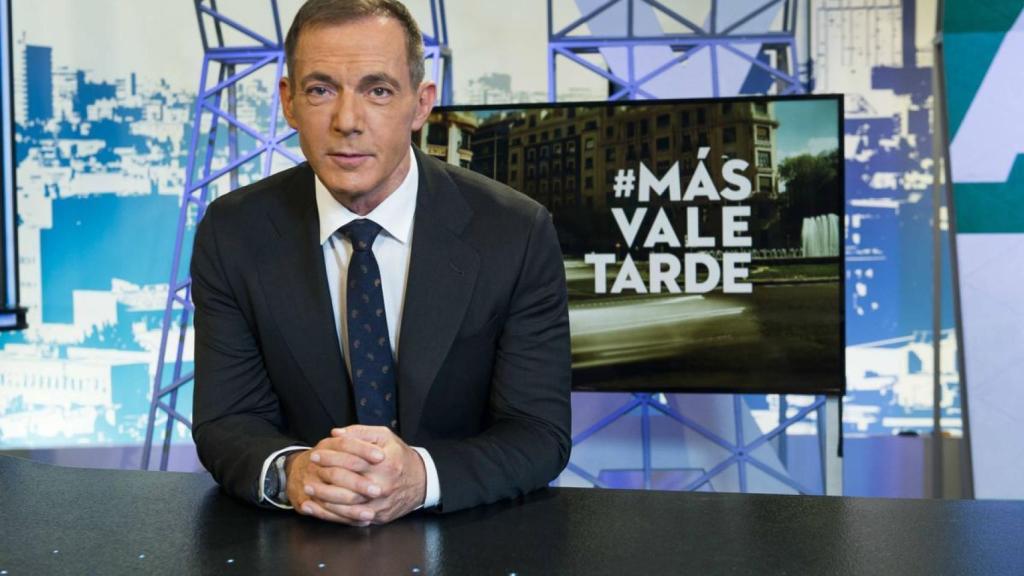 Hilario Pino, en una imagen reciente como presentador interino de 'Más vale tarde'.