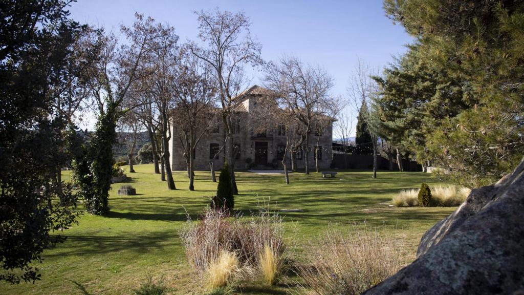 Parte de la finca El Gasco, con la casa de fondo