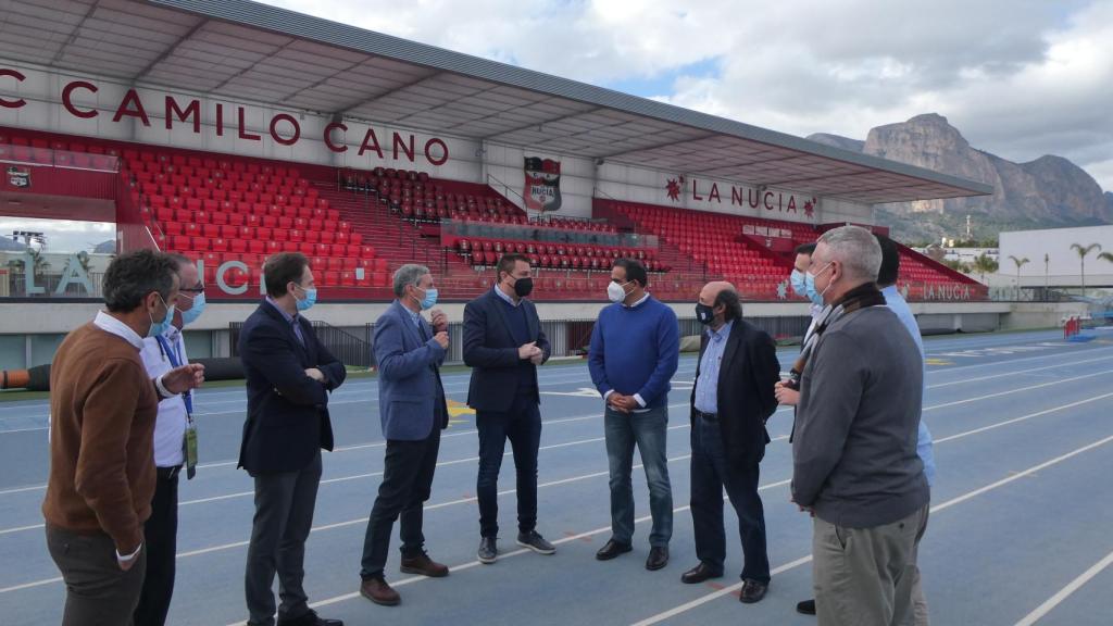 La visita al estadio olímpico de La Nucía donde se celebrarán los Juegos Iberoamericanos de atletismo.