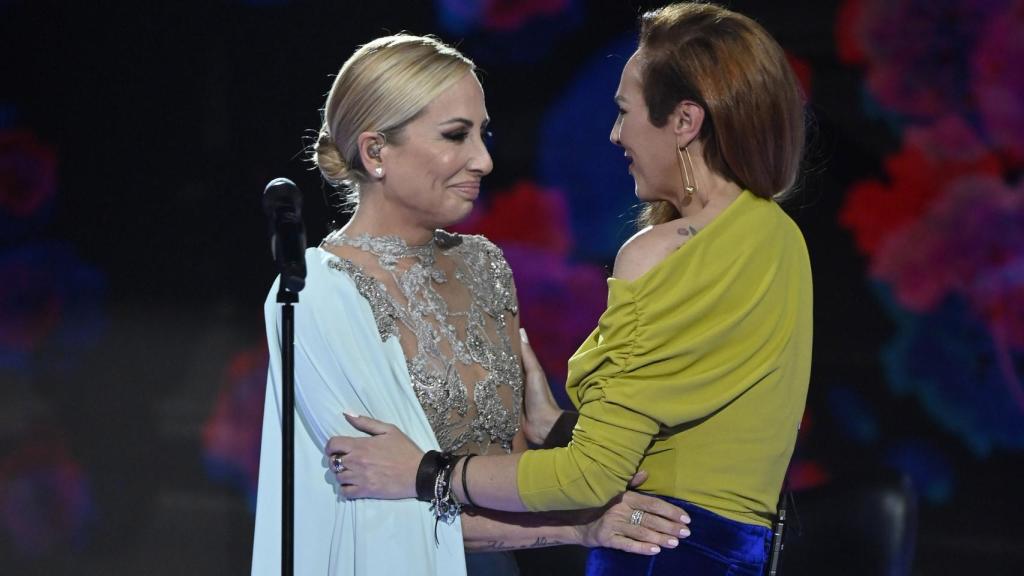 Marta Sánchez y Rocío Carrasco en 'El último viaje de Rocío Jurado'