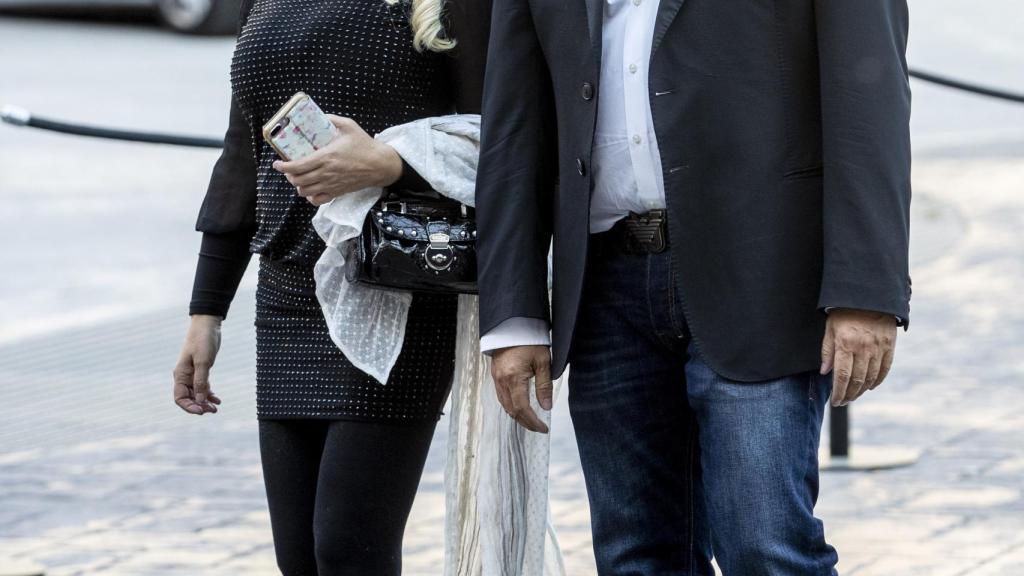 Carlos Marín y Geraldine Larrosa en las calles de Madrid.