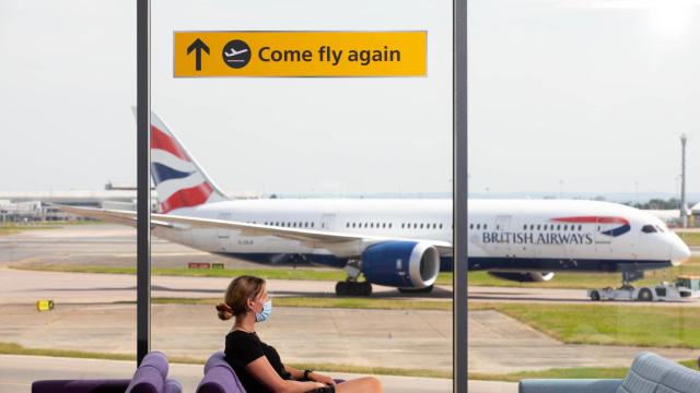 Interior del aeropuerto de Heathrow.