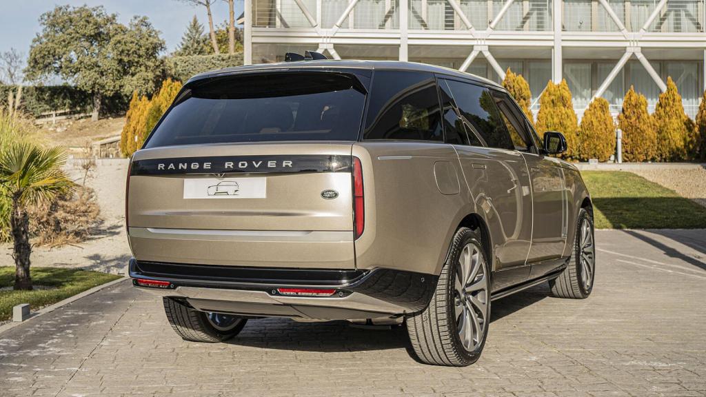 Aproximadamente cada década el Range Rover se renueva.