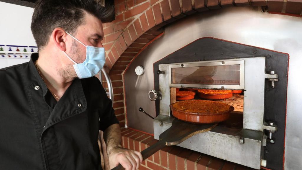 Jesús Plaza en su horno. Fotografía: ICAL