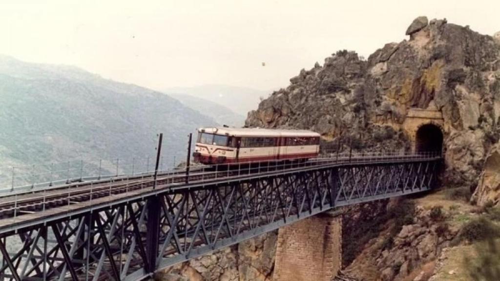 El último viaje del Tren del Duero por la vía española./ Archivo