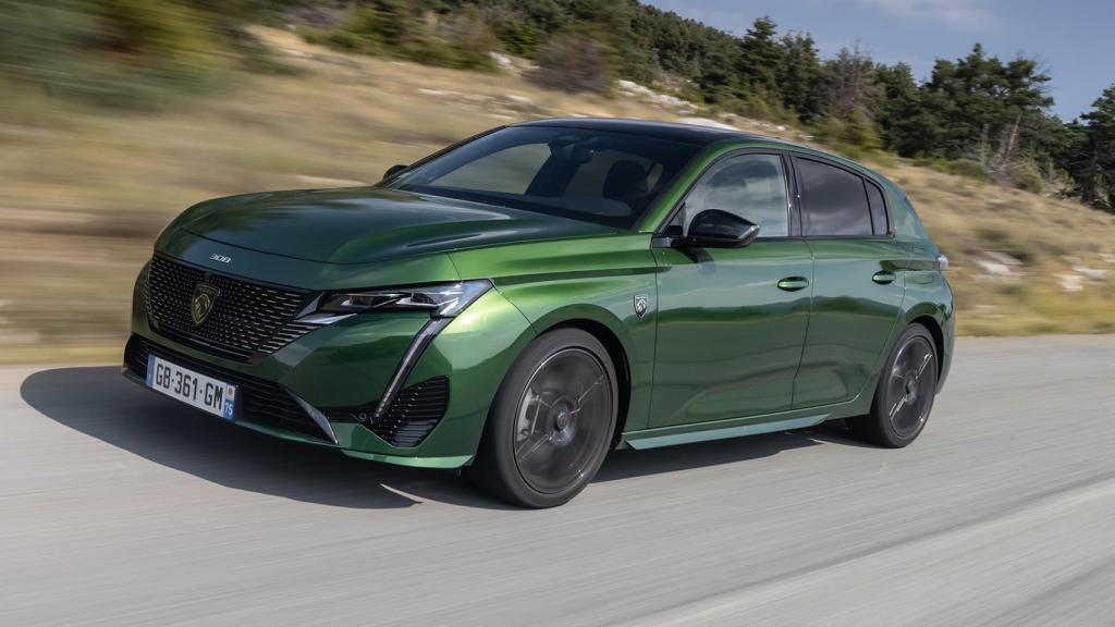 Peugeot renueva el 308 ahora con versiones PHEV y en 2023 con una variante 100% eléctrica.