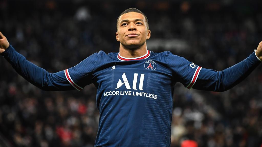 Kylian Mbappé celebra un gol con el PSG.