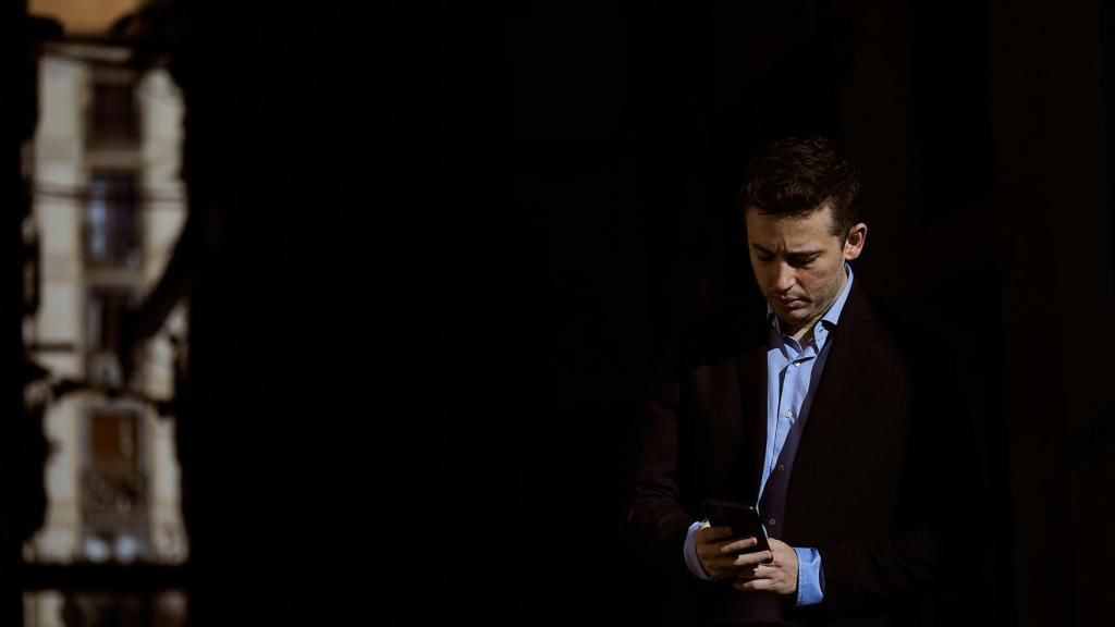 Enrique posa para EL ESPAÑOL 23 años después.