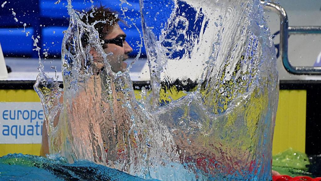Kliment Kolesnikov, en los Europeos de Natación de 2021.