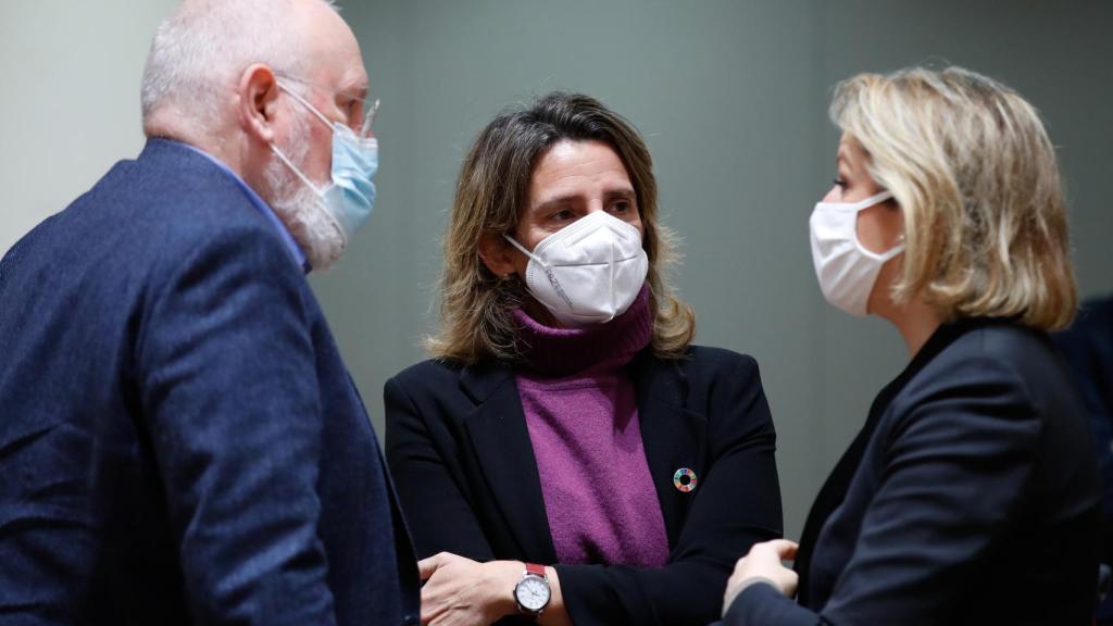 La vicepresidenta tercera, Teresa Ribera, durante la reunión en Bruselas de este lunes