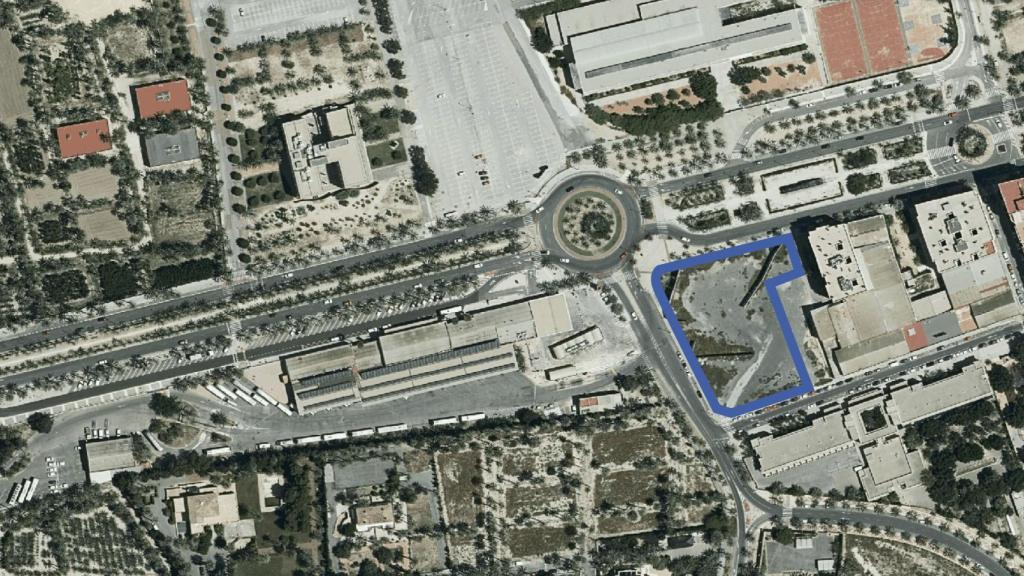 Este es el solar donde se construirá el Palacio de Congresos de Elche.