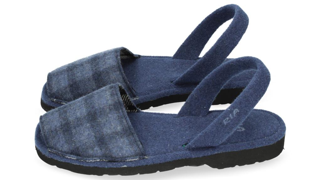 Modelo masculino de la nueva colección de Ria Menorca.