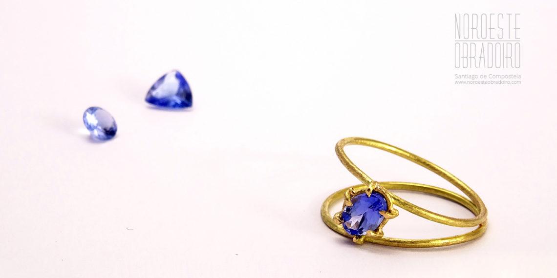 Uno de los anillos de la colección Líneas (Noroeste Obradoiro).