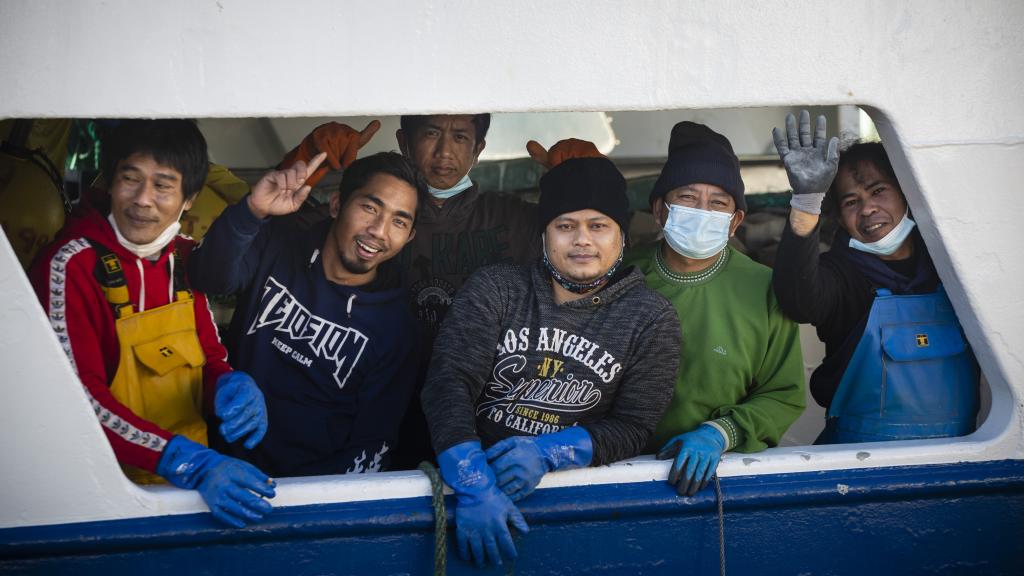 Una de las tripulaciones de Burela, a punto de embarcar.