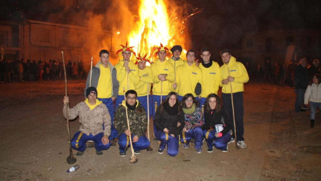 Las hogueras de quintos en Hinojosa de Duero, en Nochebuena