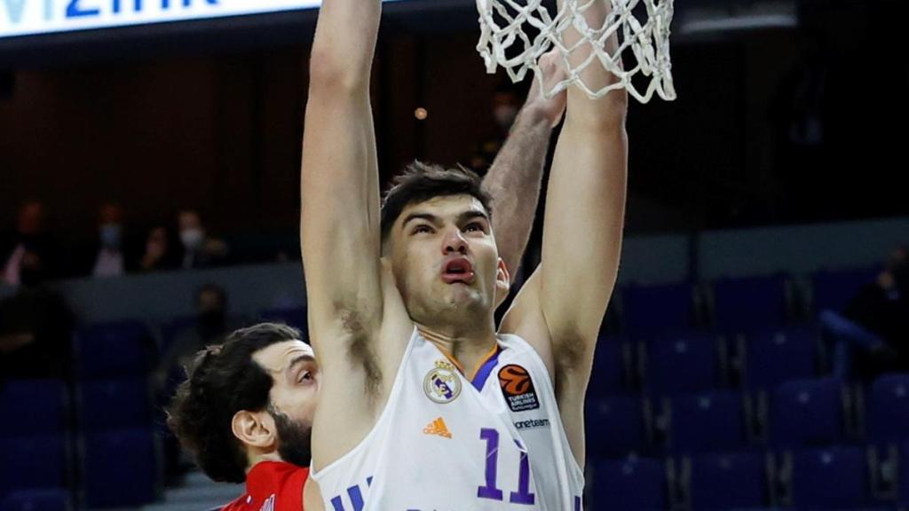 Vukcevic realizando un mate ante el CSKA