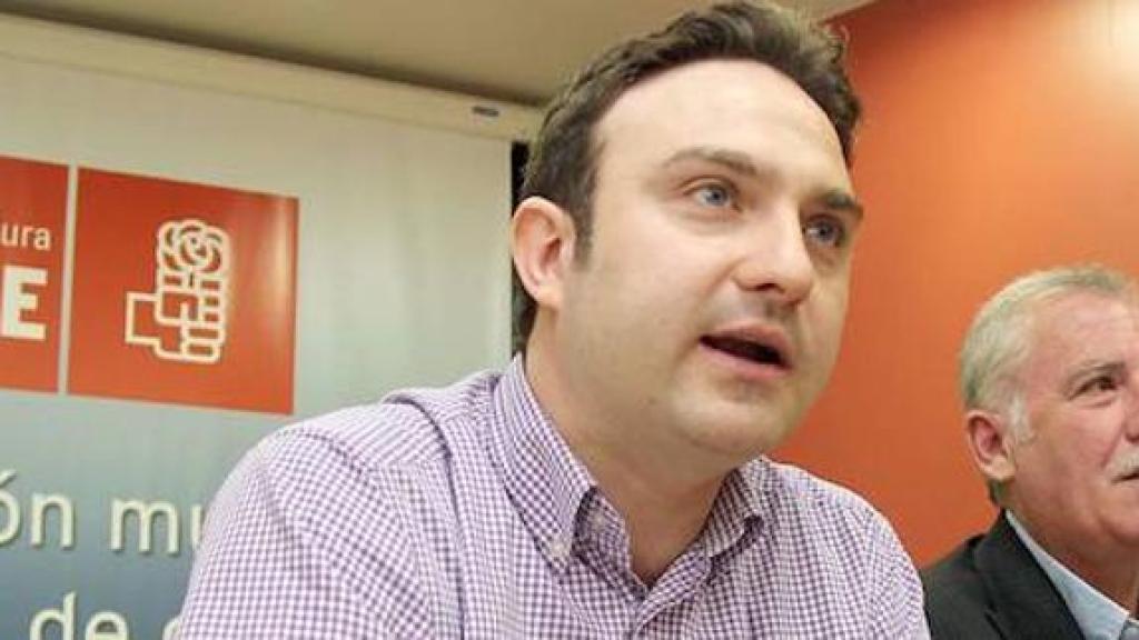 Enrique Pérez Romero ha renunciado a la militancia socialista después de dos décadas.